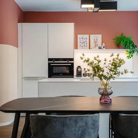 Luxury For 4 People In The Center Apartment *